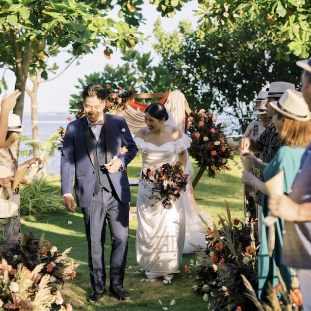 セブ島で結婚式をする新郎新婦